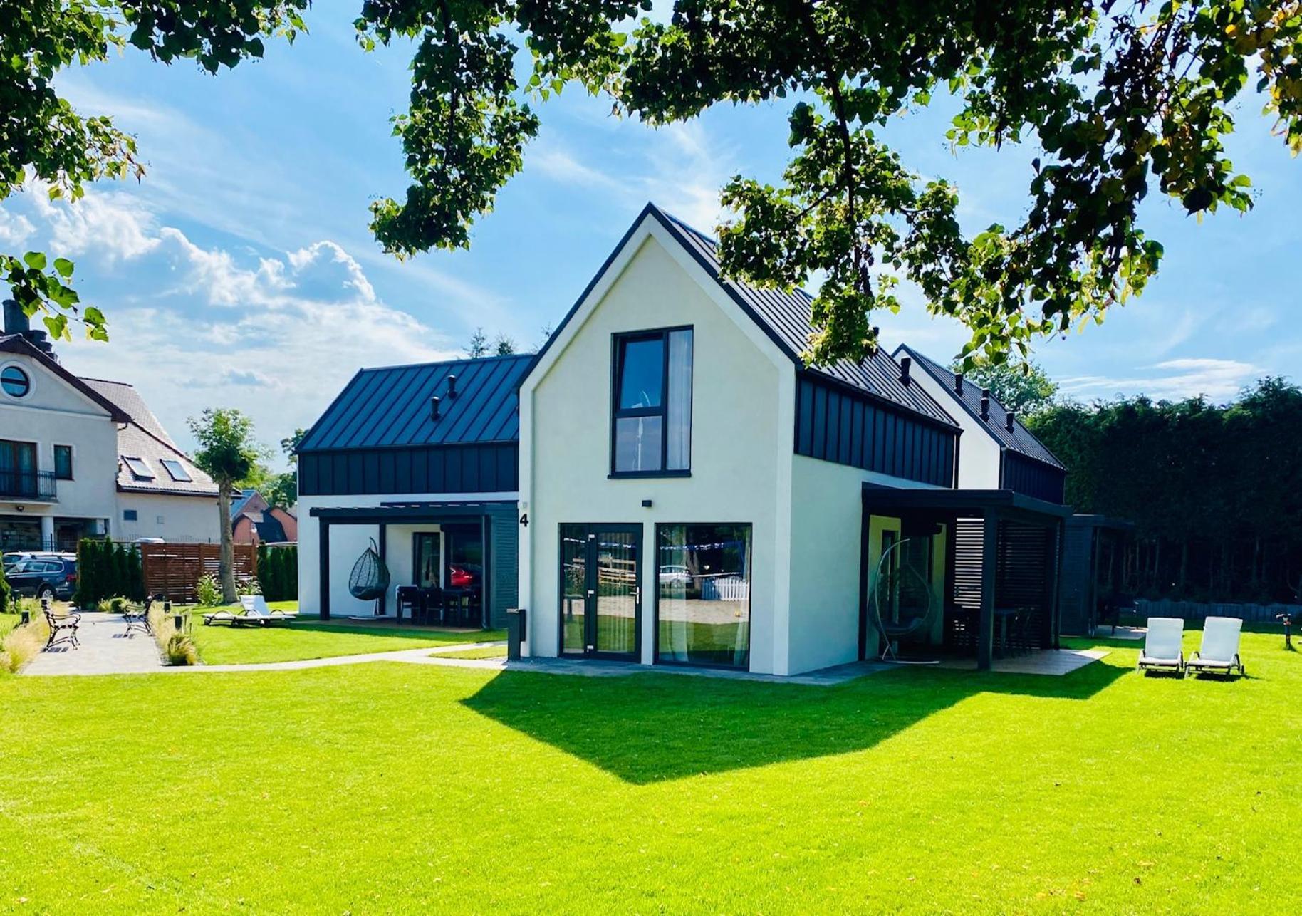 Domki Villa Hoff Resort Trzęsacz Esterno foto