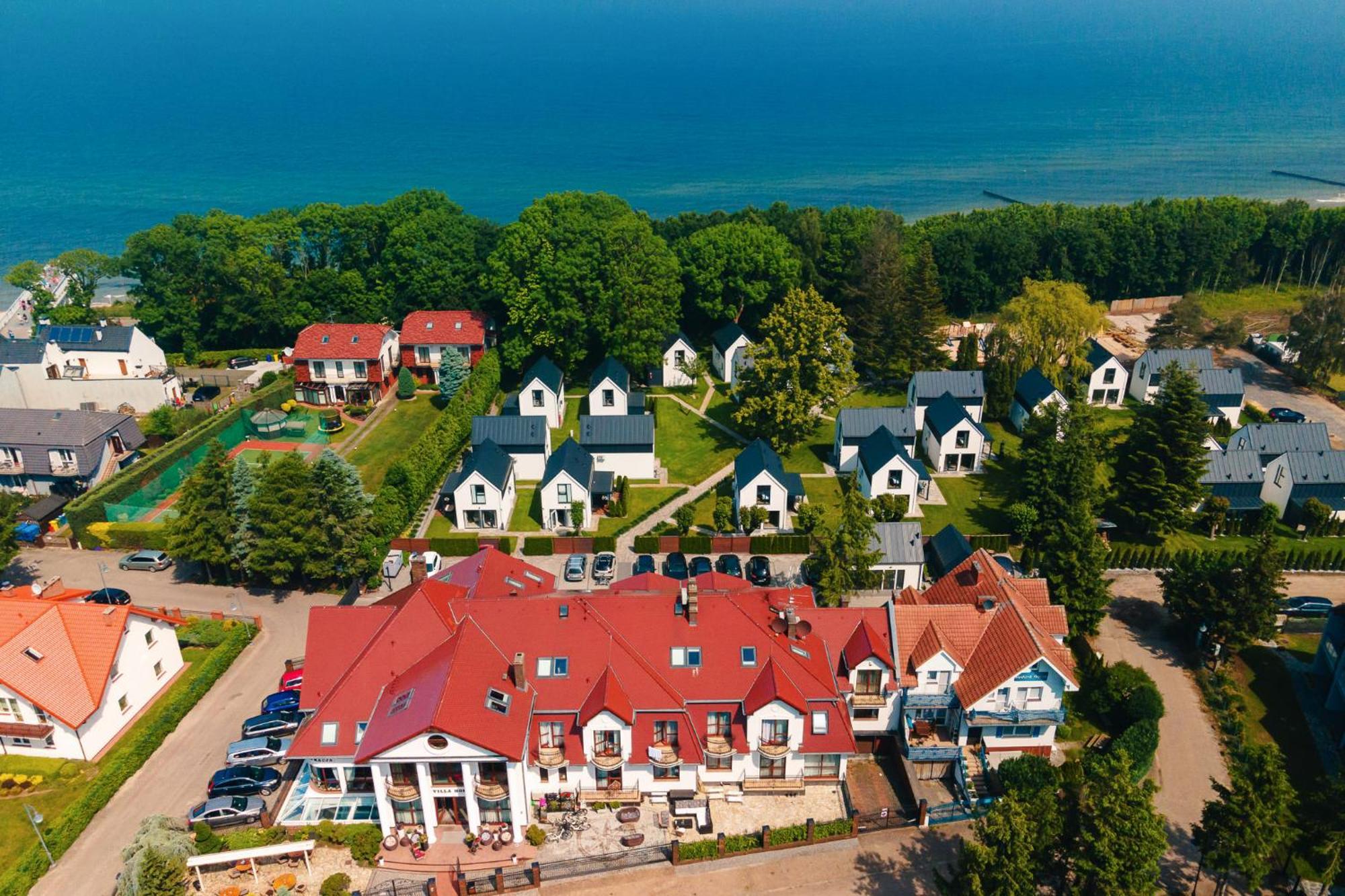 Domki Villa Hoff Resort Trzęsacz Esterno foto